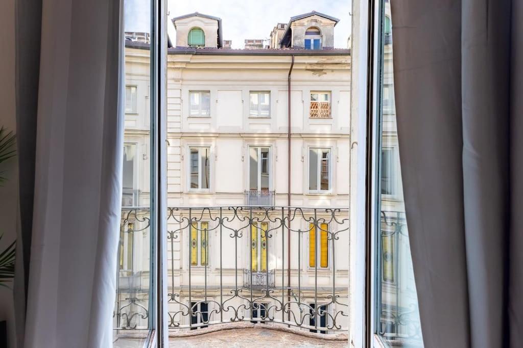 Historical Suite - Pieno Centro - Porta Nuova- Piazza Castello Turim Exterior foto